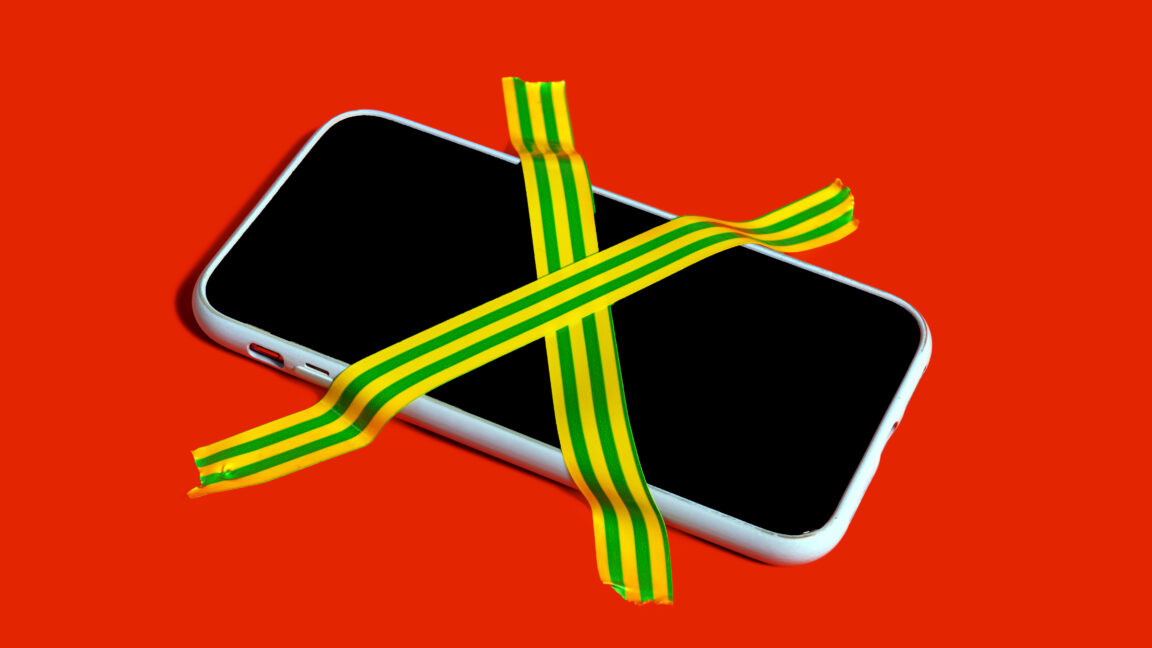 Warga Rusia Disuruh Pindah ke Android, Ada Apa Nih?