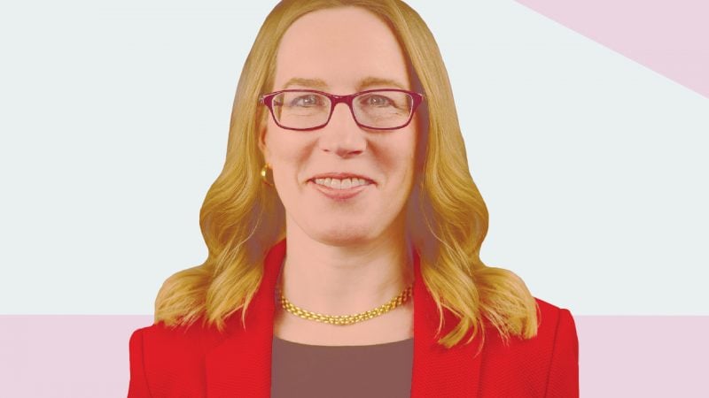 Hester Peirce Peringatkan Pembuat Vault Crypto: Siap-siap Jatuh!